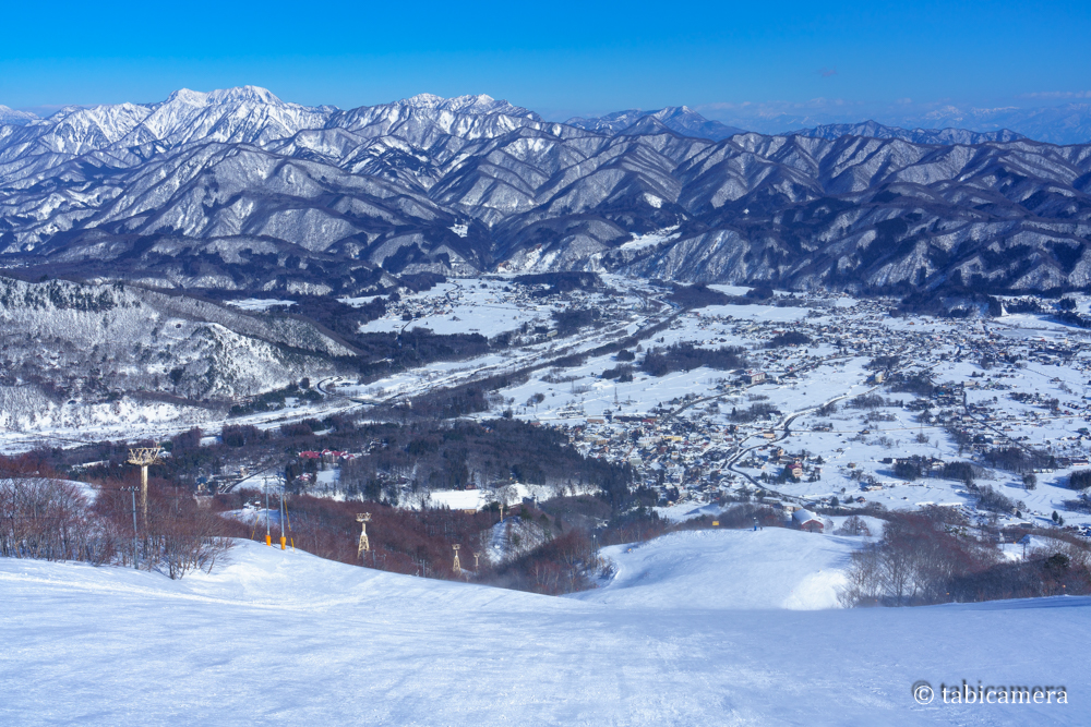 八方尾根スキー場からの白馬村の風景