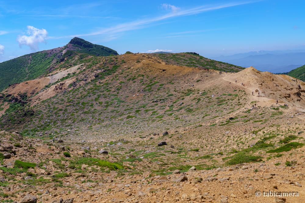 安達太良山　山頂から爆裂火口までの尾根線