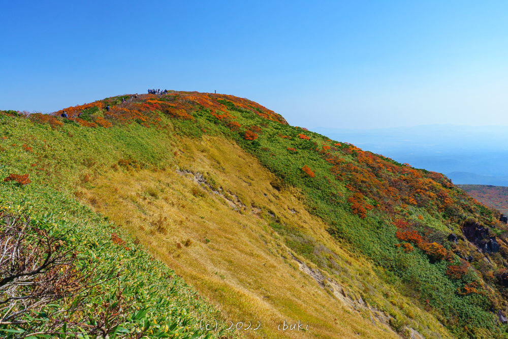 紅葉の栗駒山　山頂の様子