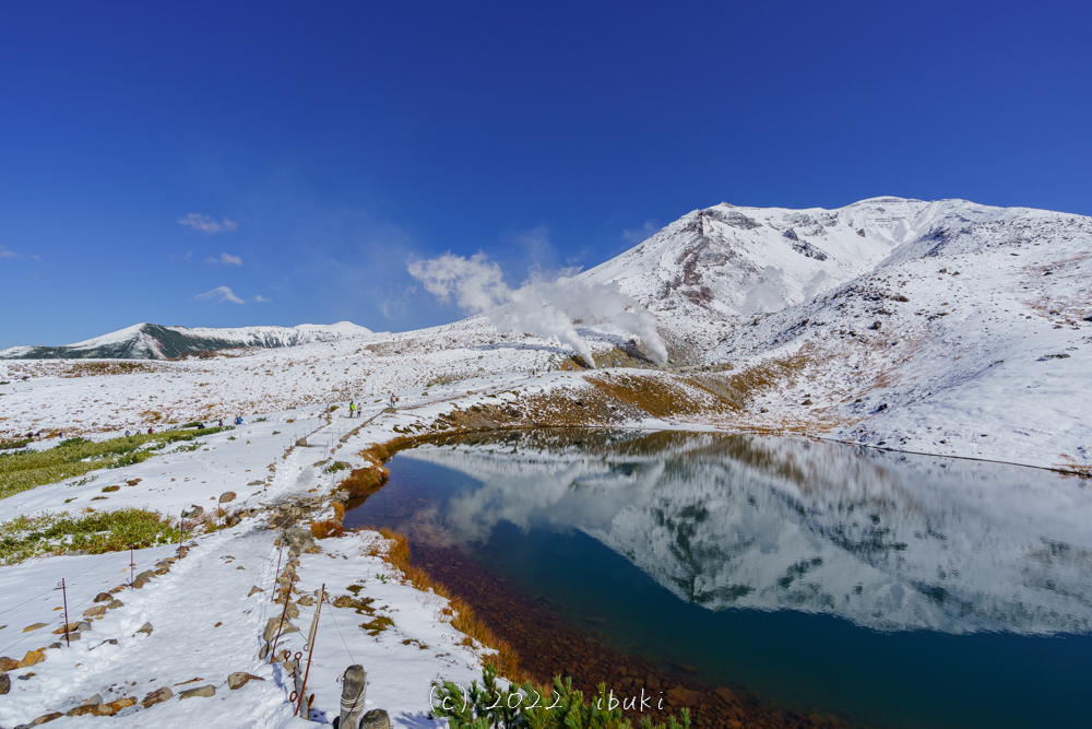 初冬の旭岳カムイミンタラ　姿見の池