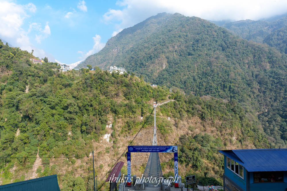 ネパールABCトレッキング ジヌー吊橋